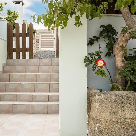 Villa Nikolaos *